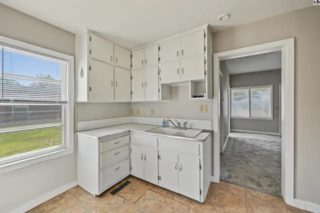 Photo of 120 W 4th St, Assaria, KS