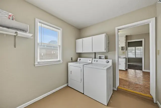 Photo of 120 W 4th St, Assaria, KS
