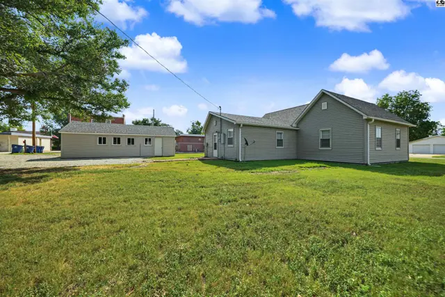 Photo of 120 W 4th St, Assaria, KS