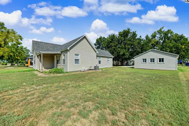 Photo of 120 W 4th St, Assaria, KS