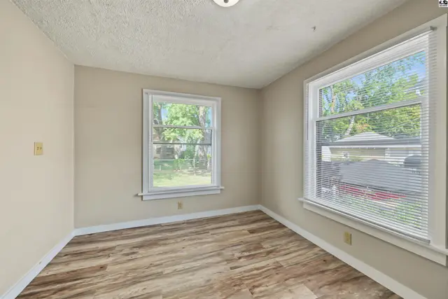 Photo of 442 W Putnam Ave, Salina, KS