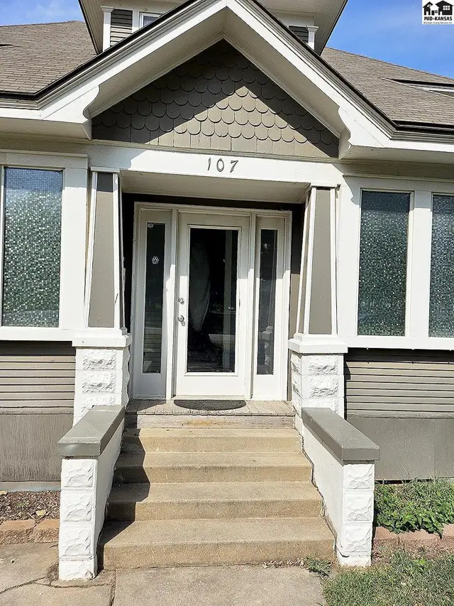 Photo of 107 N. Chestnut St, McPherson, KS