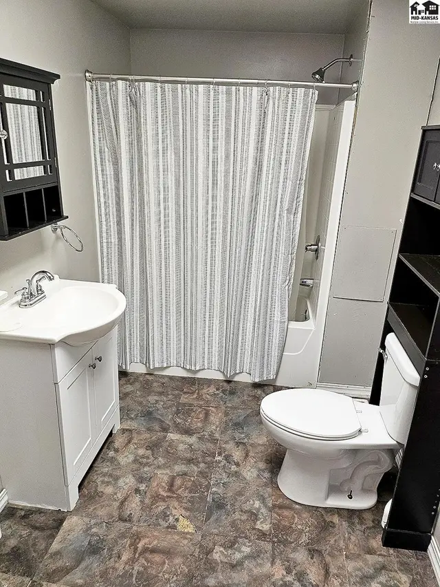 Photo of 107 N. Chestnut St, McPherson, KS