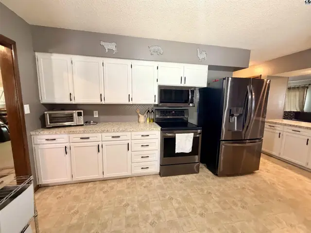 Photo of 2201 Northridge Rd, Hutchinson, KS