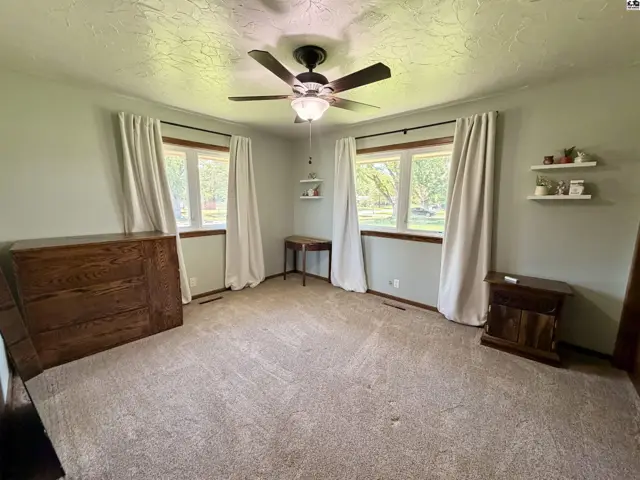 Photo of 2201 Northridge Rd, Hutchinson, KS
