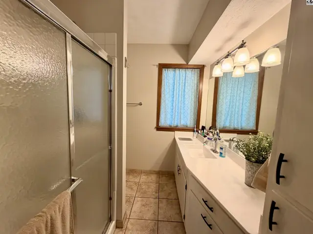 Photo of 2201 Northridge Rd, Hutchinson, KS