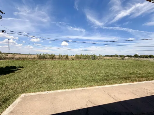 Photo of 2201 Northridge Rd, Hutchinson, KS