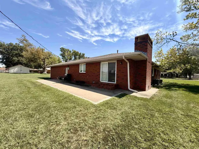 Photo of 2201 Northridge Rd, Hutchinson, KS
