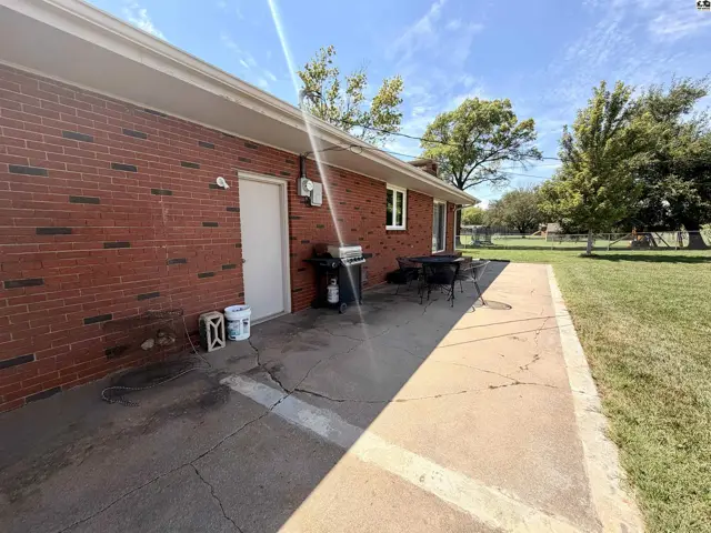 Photo of 2201 Northridge Rd, Hutchinson, KS
