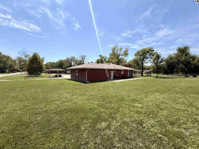 Photo of 2201 Northridge Rd, Hutchinson, KS