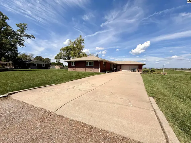 Photo of 2201 Northridge Rd, Hutchinson, KS