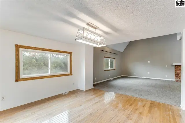 Photo of 4106 N Shelburne Dr, Hutchinson, KS