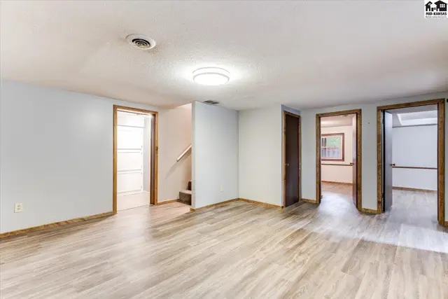 Photo of 4106 N Shelburne Dr, Hutchinson, KS