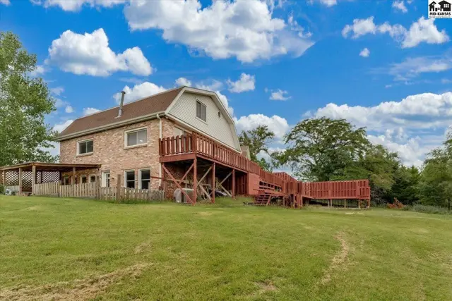 Photo of 4106 N Shelburne Dr, Hutchinson, KS