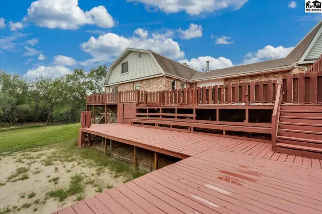 Photo of 4106 N Shelburne Dr, Hutchinson, KS