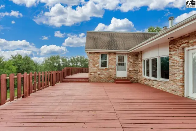 Photo of 4106 N Shelburne Dr, Hutchinson, KS