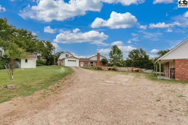 Photo of 4106 N Shelburne Dr, Hutchinson, KS