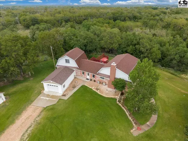 Photo of 4106 N Shelburne Dr, Hutchinson, KS
