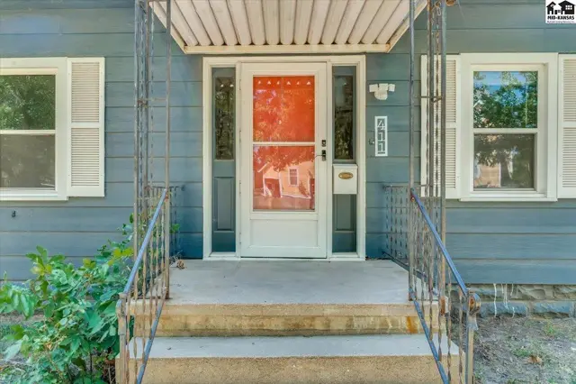 Photo of 411 Santa Fe St, Halstead, KS