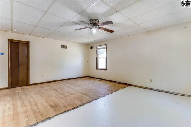 Photo of 411 Santa Fe St, Halstead, KS
