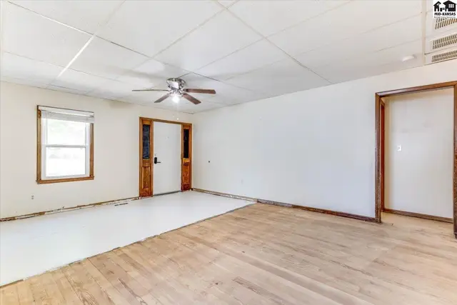 Photo of 411 Santa Fe St, Halstead, KS