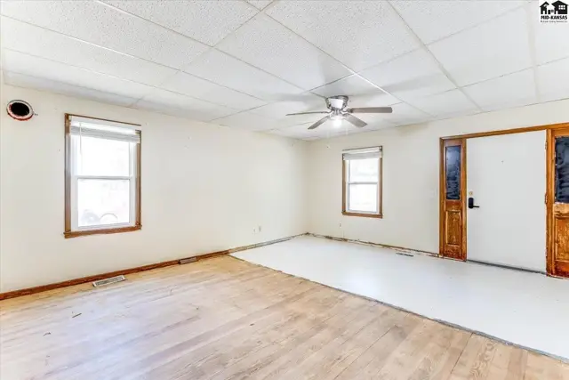 Photo of 411 Santa Fe St, Halstead, KS