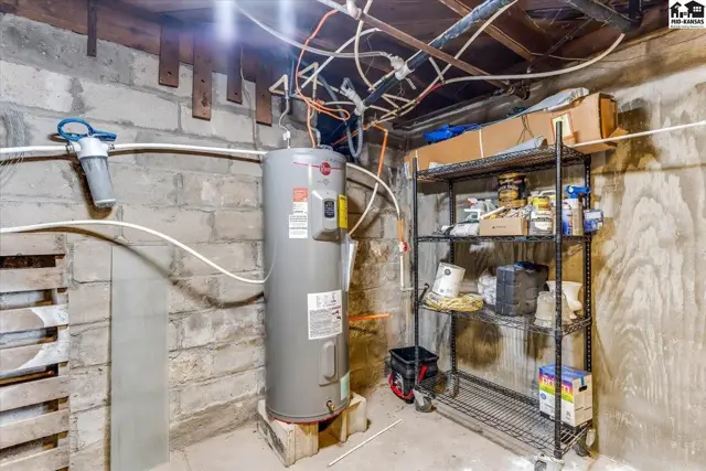 Photo of 411 Santa Fe St, Halstead, KS