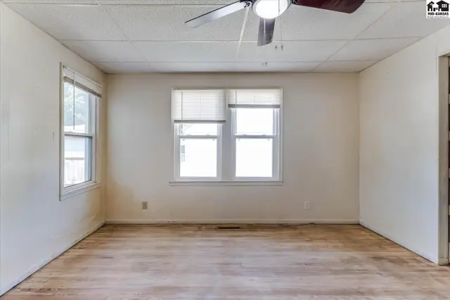 Photo of 411 Santa Fe St, Halstead, KS
