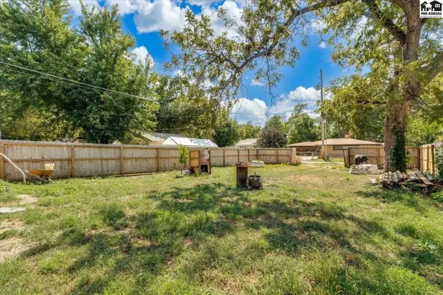 Photo of 411 Santa Fe St, Halstead, KS