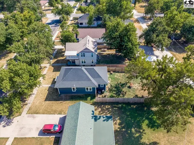 Photo of 411 Santa Fe St, Halstead, KS