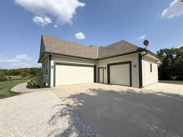 Photo of 6719 E 43rd Ave, Hutchinson, KS