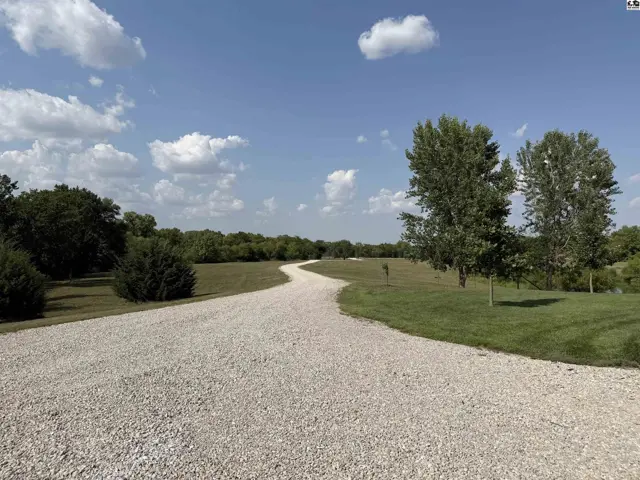 Photo of 6719 E 43rd Ave, Hutchinson, KS