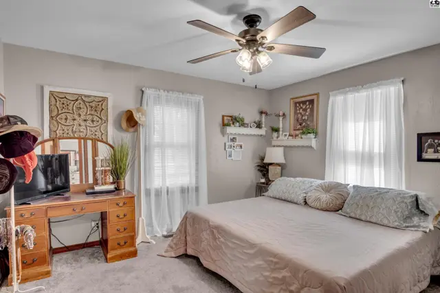 Photo of 515 S High St, Newton, KS