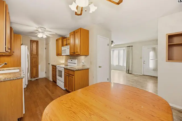 Photo of 1711 James St, Hutchinson, KS