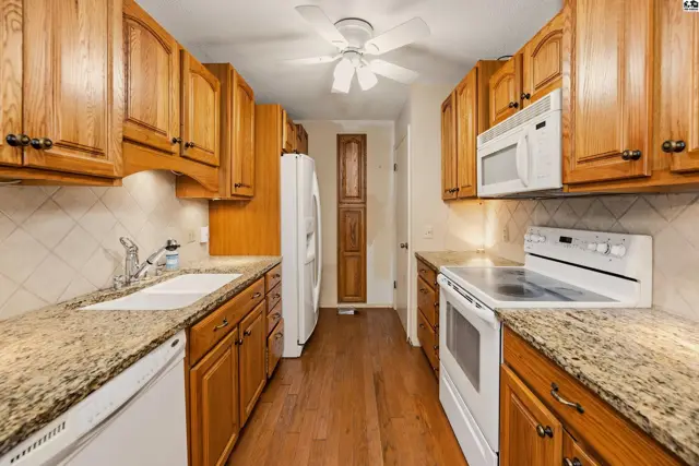 Photo of 1711 James St, Hutchinson, KS