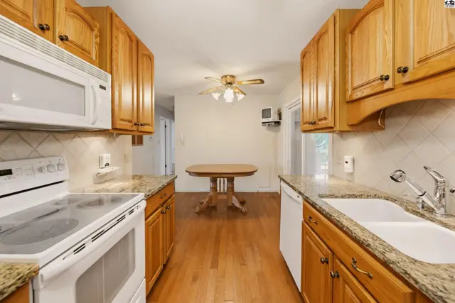 Photo of 1711 James St, Hutchinson, KS