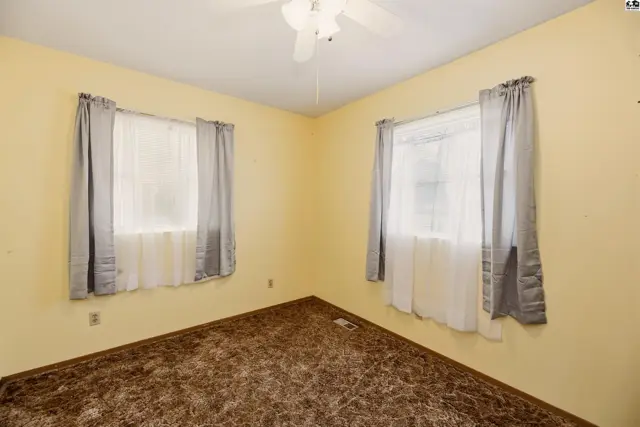 Photo of 1711 James St, Hutchinson, KS