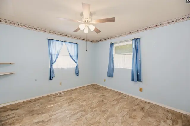 Photo of 1711 James St, Hutchinson, KS
