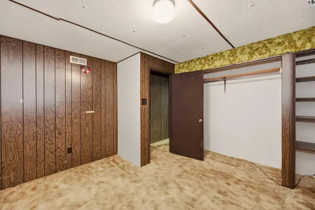 Photo of 1711 James St, Hutchinson, KS