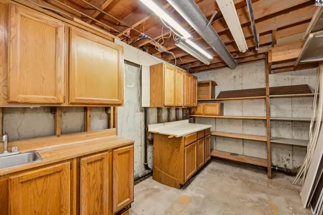 Photo of 1711 James St, Hutchinson, KS