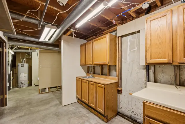 Photo of 1711 James St, Hutchinson, KS