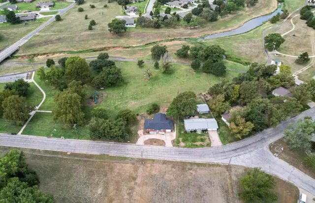 Photo of 1711 James St, Hutchinson, KS