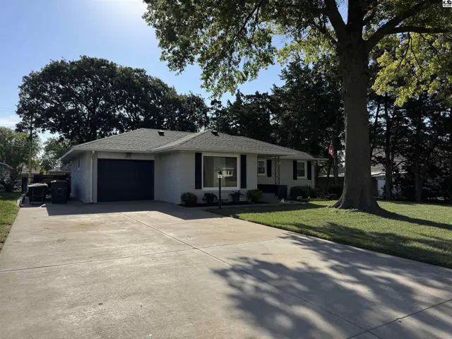 Photo of 802 Larimer St, Pratt, KS