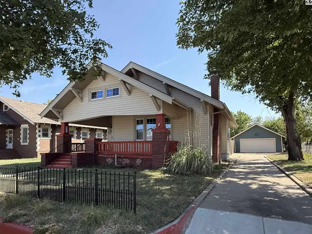 Photo of 305 W 15th Ave, Hutchinson, KS