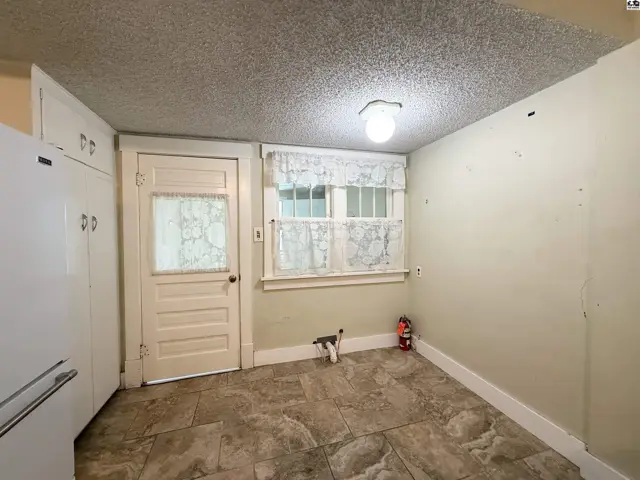 Photo of 305 W 15th Ave, Hutchinson, KS