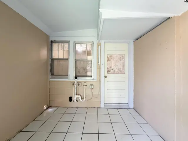 Photo of 305 W 15th Ave, Hutchinson, KS