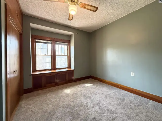 Photo of 305 W 15th Ave, Hutchinson, KS
