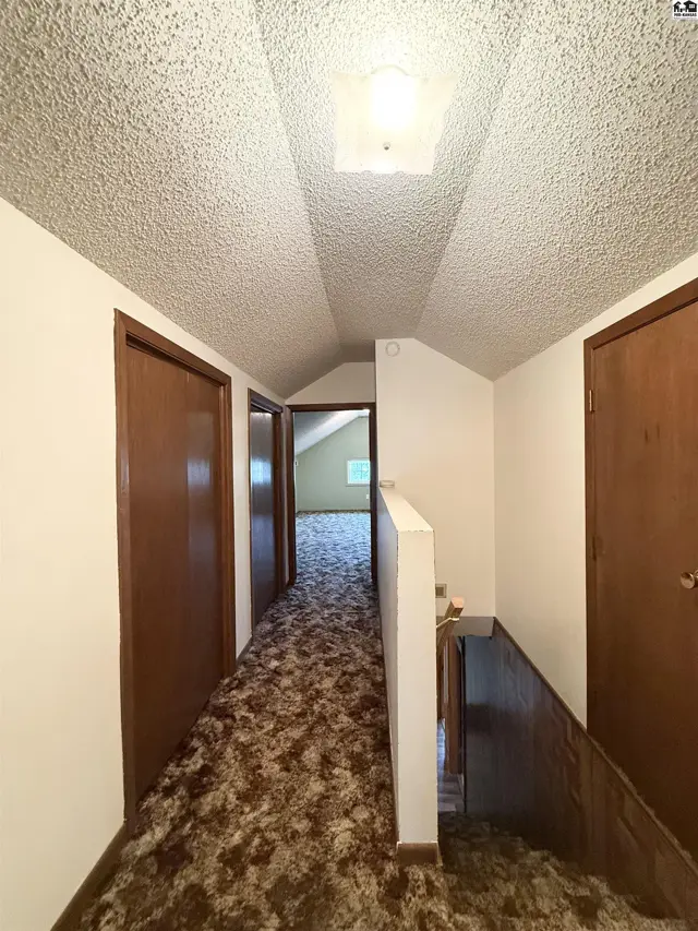 Photo of 305 W 15th Ave, Hutchinson, KS