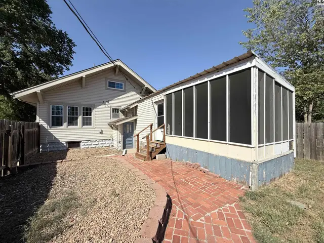 Photo of 305 W 15th Ave, Hutchinson, KS