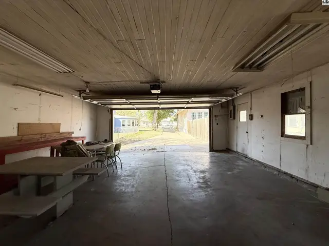 Photo of 305 W 15th Ave, Hutchinson, KS